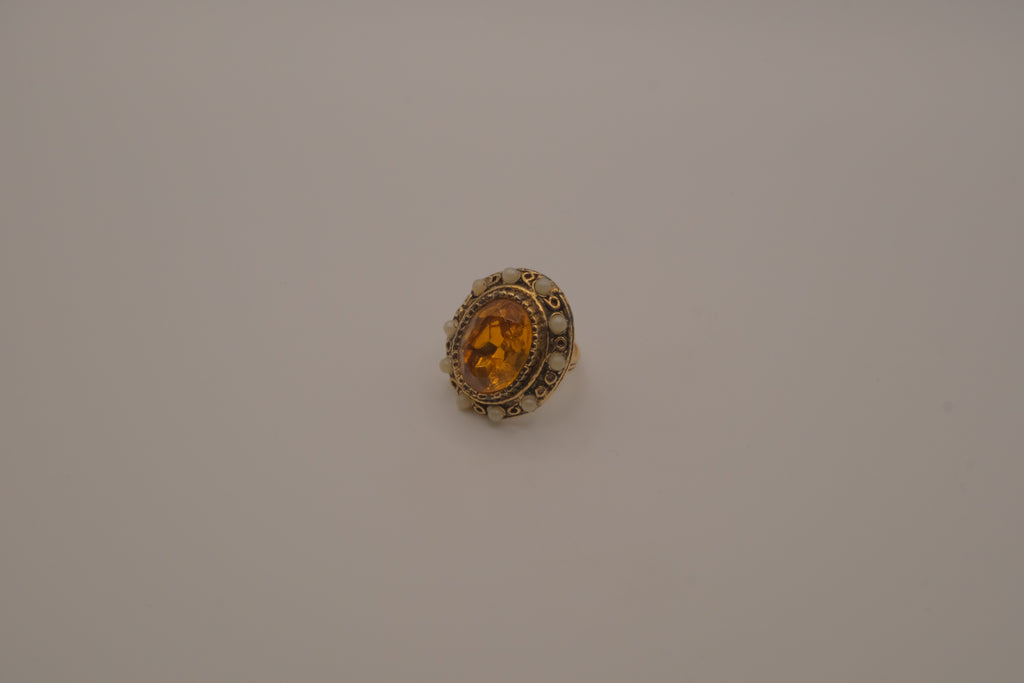 Vintage honey-amber cocktail ring&nbsp;