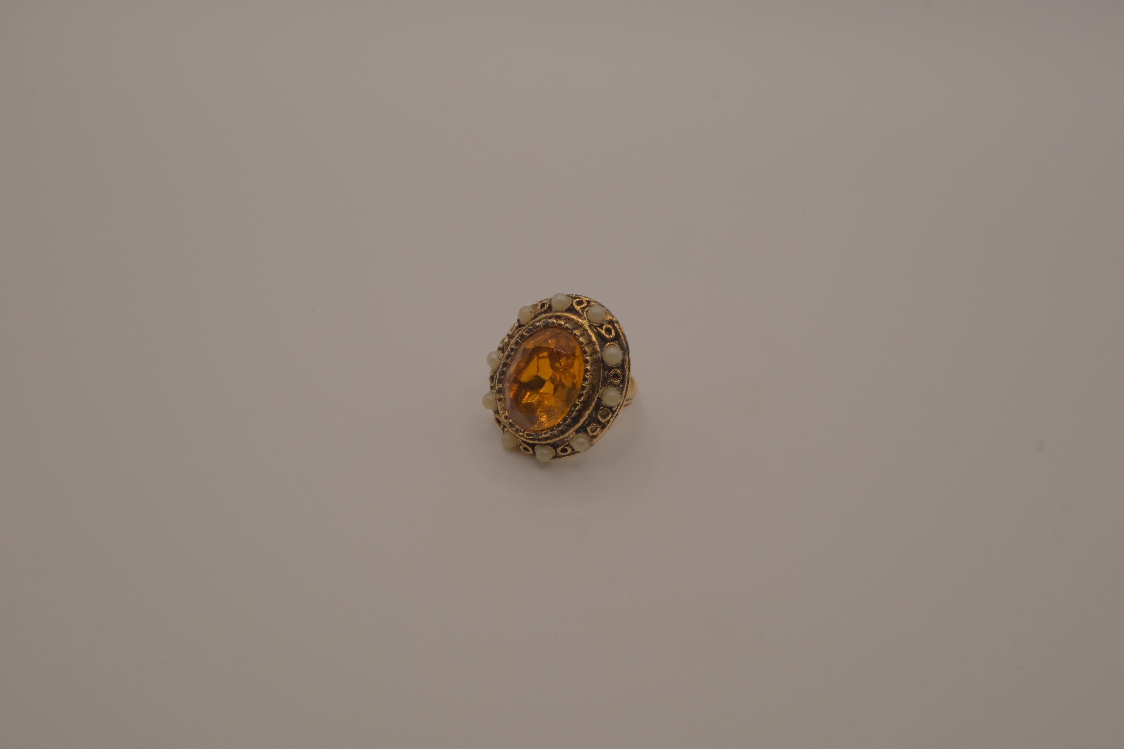 Vintage honey-amber cocktail ring&nbsp;