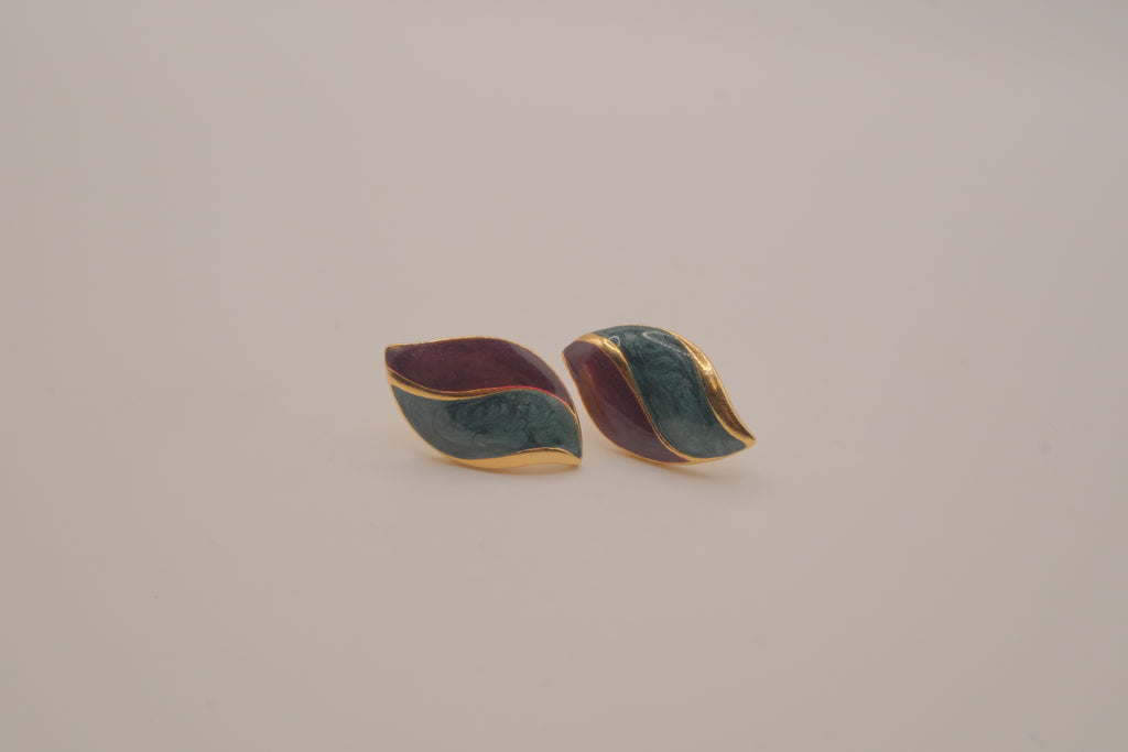 Vintage 1980s gold-tone enamel leaf earrings