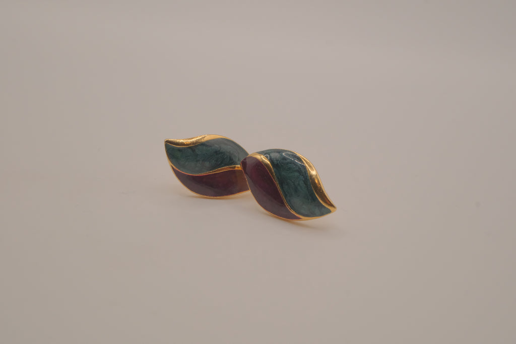 Vintage 1980s gold-tone enamel leaf earrings