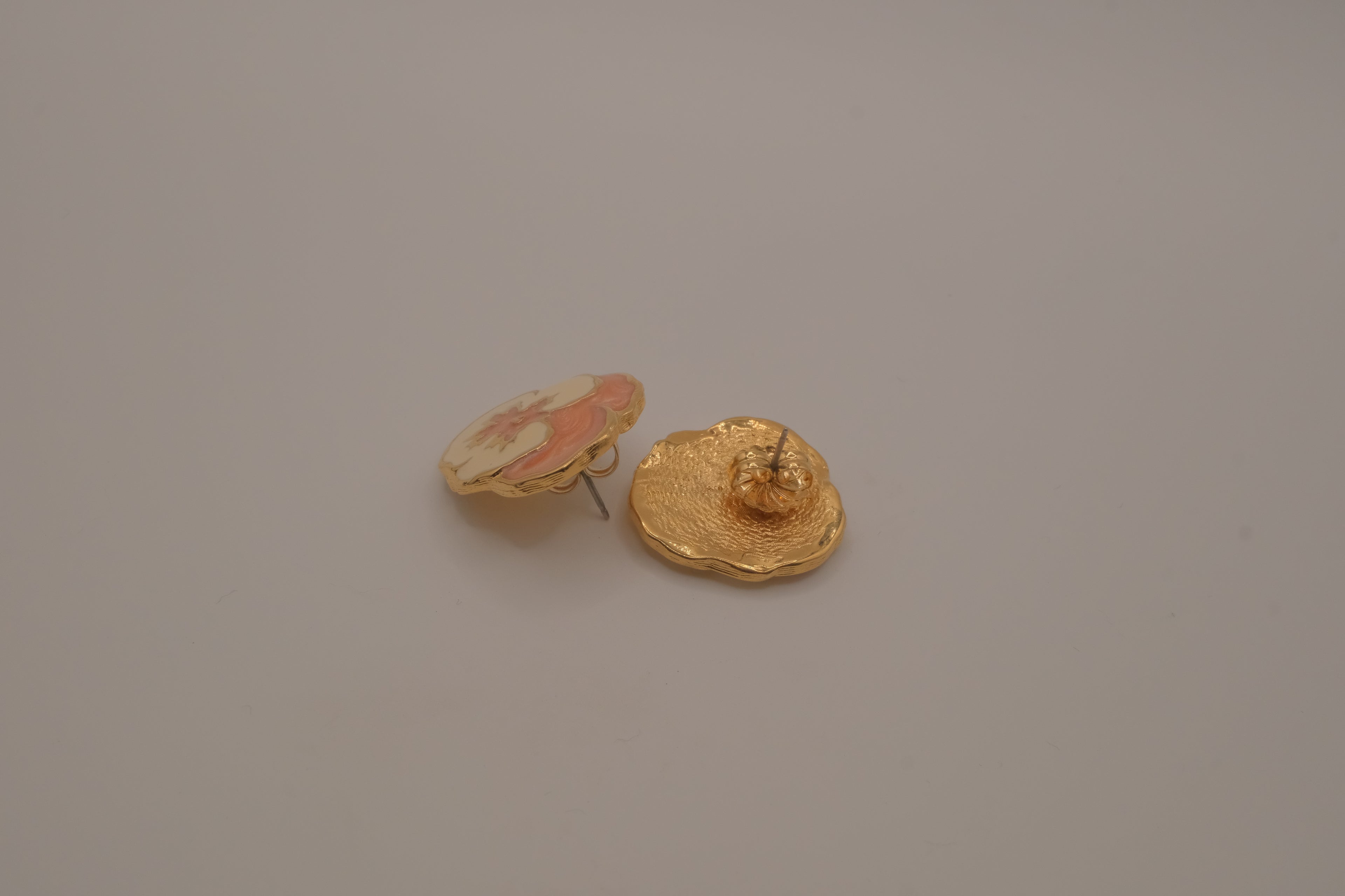 Vintage enamel pansy flower earring