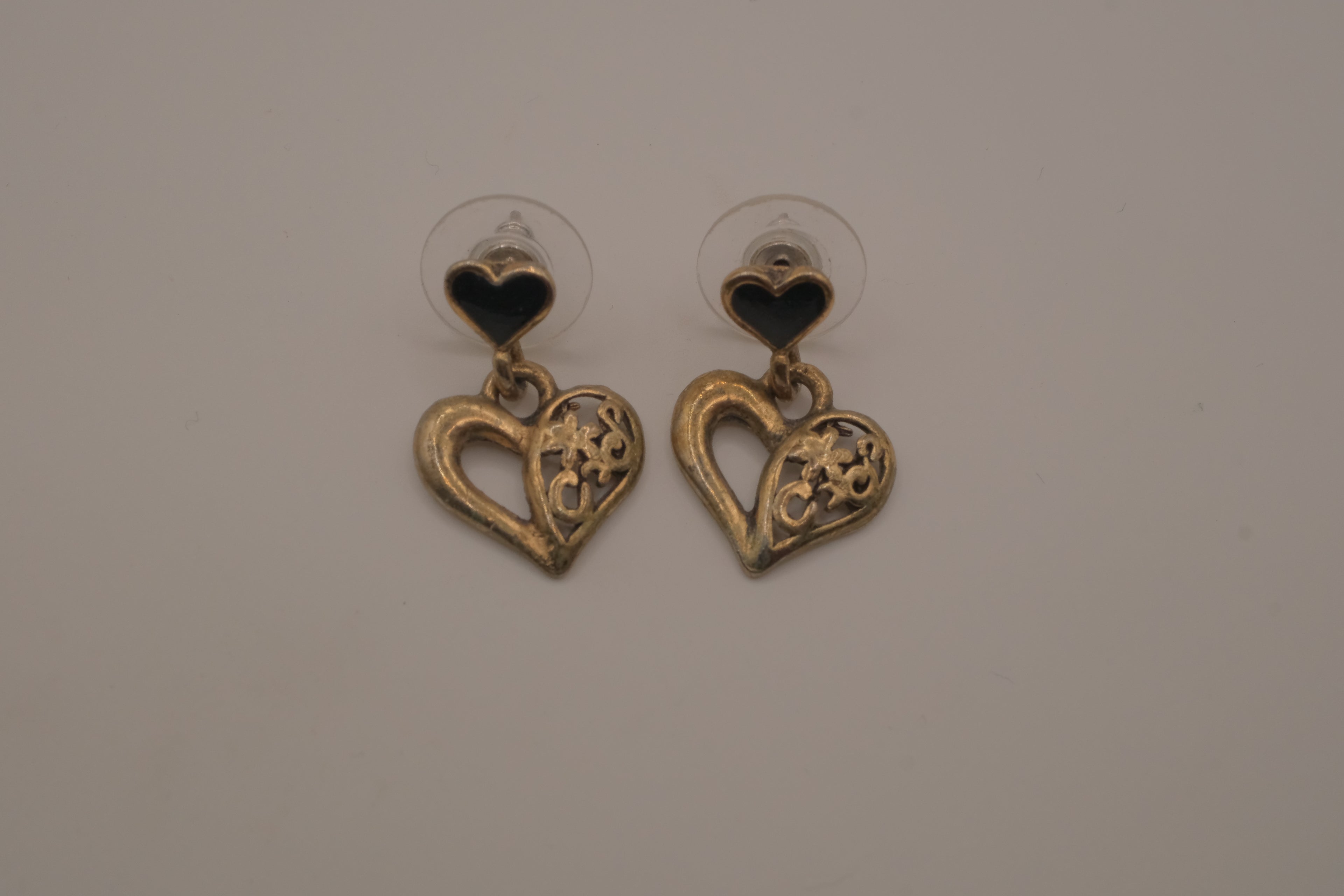 Vintage open heart dangle earring