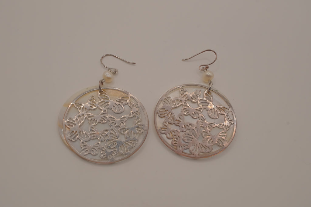 Mother-of-pearl Butterfly filigree disc earring