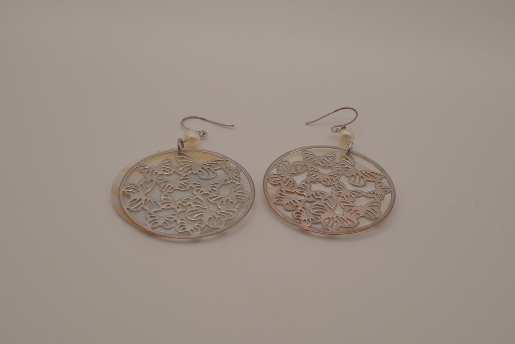 Mother-of-pearl Butterfly filigree disc earring