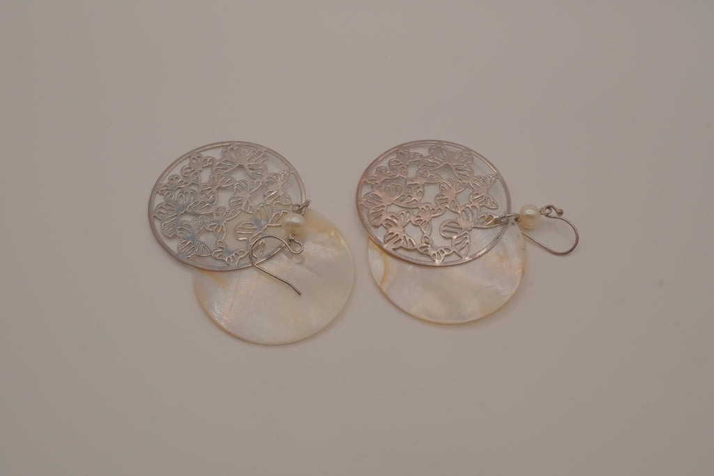 Mother-of-pearl Butterfly filigree disc earring